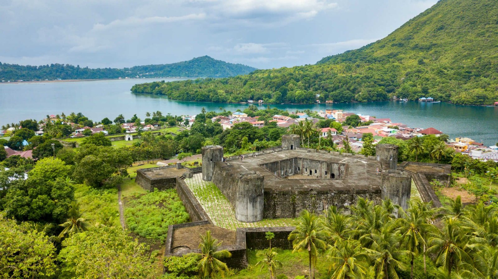 Banda Islands Travel Guide Indonesia