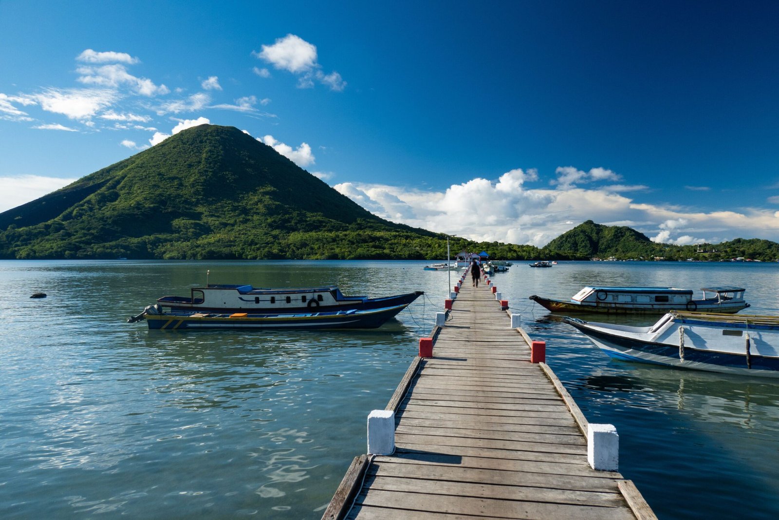 Bandanaira Travel Guide Best of Bandanaira, Maluku Travel