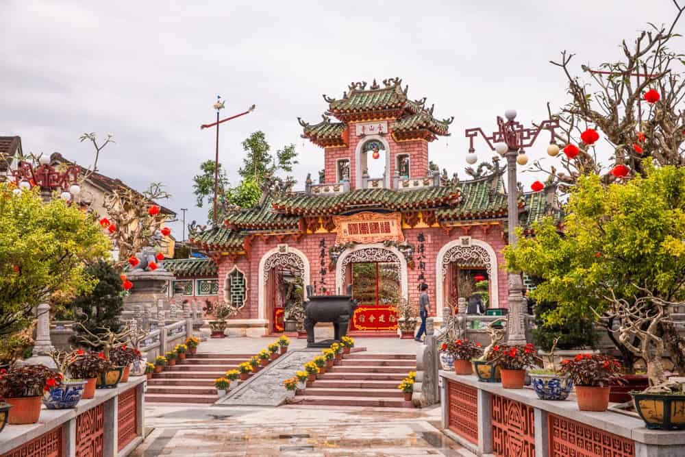 Hoi-An-Travel-Guide-Quan-Cong-Temple