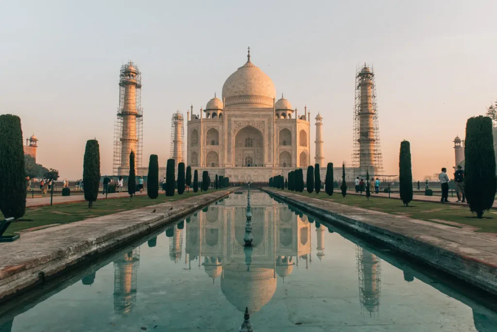 Taj Mahal Travel Guide
